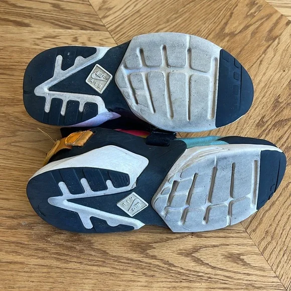 Nike Air Sneakers - Picture 3 of 5